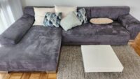 Sofa und Salontisch