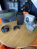 Xbox Series X 1 TB SSD, 10 Spiele und Headset